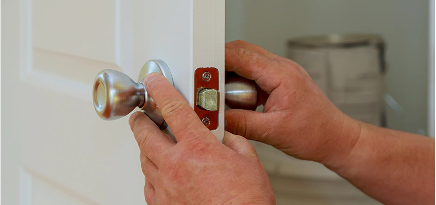 AAA Locksmiths For lock Replacement in Fort Myers